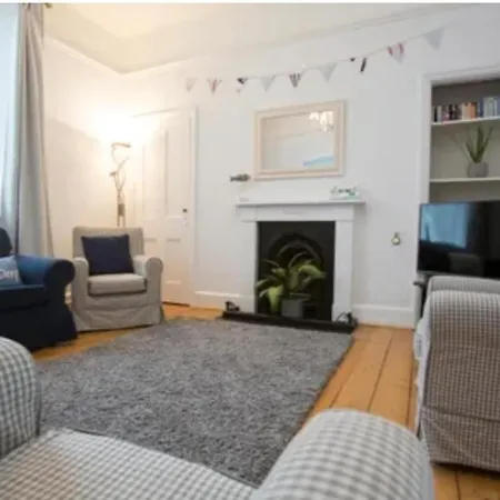 Walk To Everywhere Apartment *
